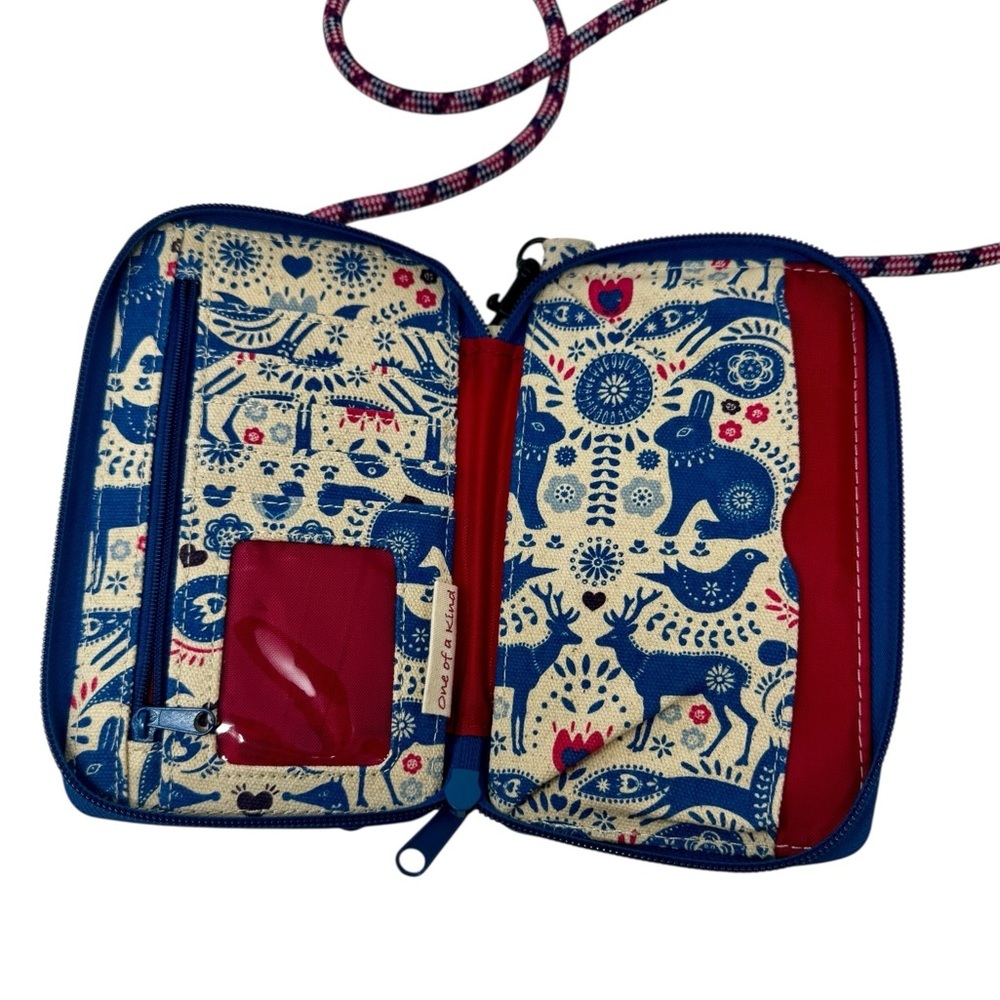 KAVU Go TIme Crossbody Wallet with Folk-art blue animals - Picture 4 of 6